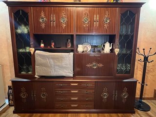 Mueble de salón antiguo de madera