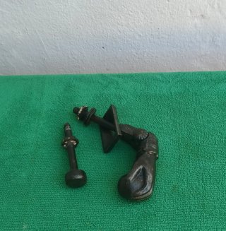 Aldaba de hierro forjado