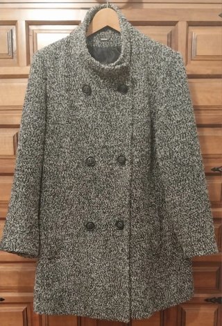 Abrigo Gris de Cuello Alto Talla 52