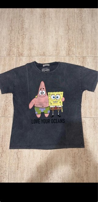 Camiseta Stradivarius Bob Esponja
