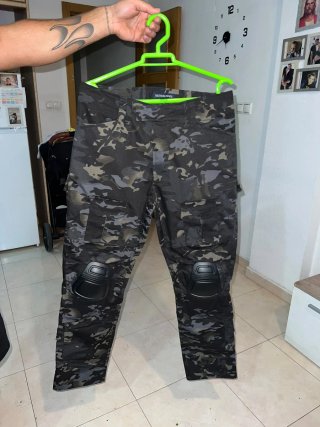 Pantalón Militar Talla L con Protecciones