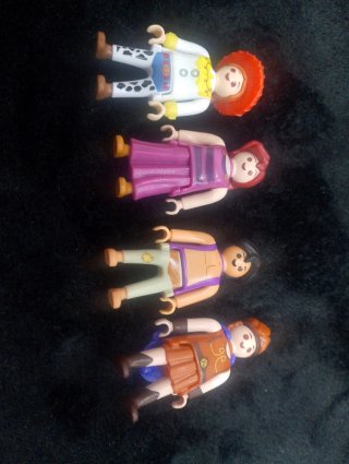 4 Muñecos Disney