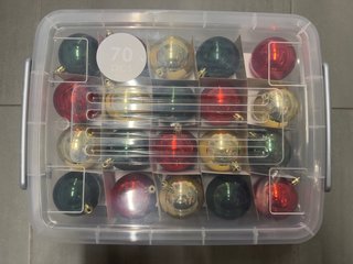 Set de 70 Bolas de Navidad con caja de plástico