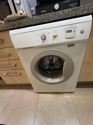 Lavadora en buen estado de funcionamiento
