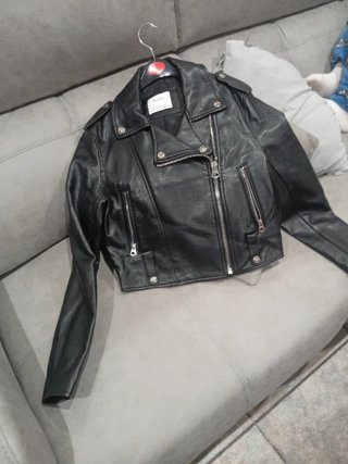 Chaqueta de cuero negra Bershka Talla S