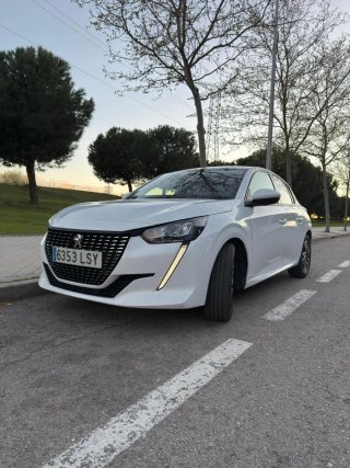 Peugeot 208 2021