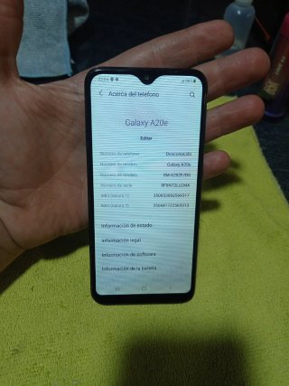 SAMSUNG A20E FUNCIONA TIENE FRANJAS EN LA PANTALLA