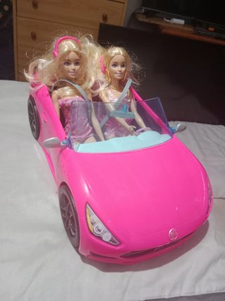 Coche Barbie con 2 Muñecas