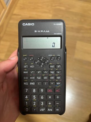 Calculadora Científica Casio fx-82MS
