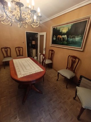 Mesa de Comedor y 6 Sillas de Madera