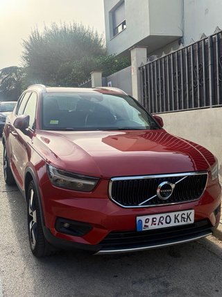 Volvo XC40 2.0 D4 MOMENTUM 4WD