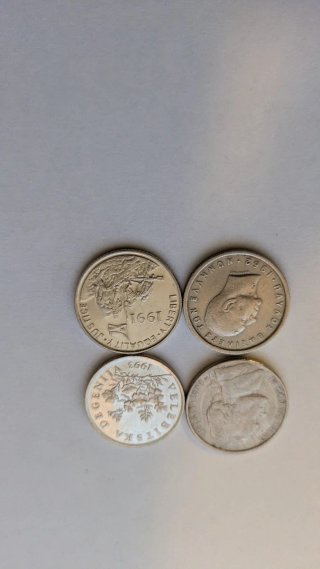 Lote de 4 monedas variadas