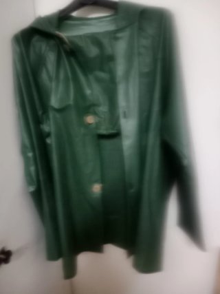 Chaqueta y pantalón impermeable