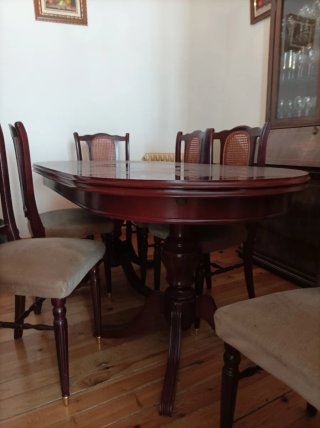 Mesa de Comedor de Madera