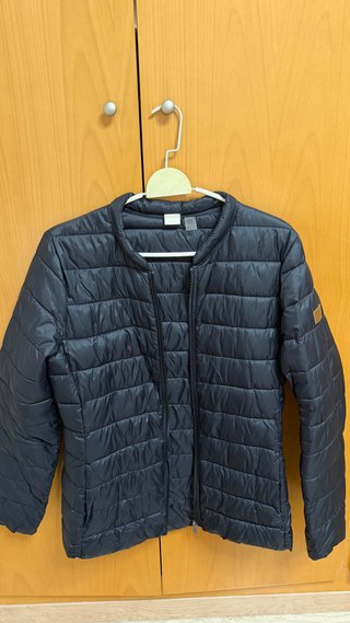 Chaqueta Roxy tipo plumas negra