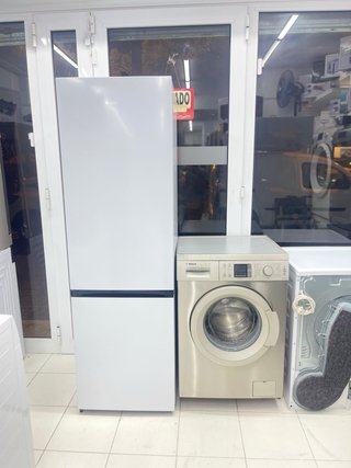 Nevera Hisense Blanca lavadora marca Bosch