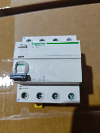 Diferencial Schneider 40A Trifásico