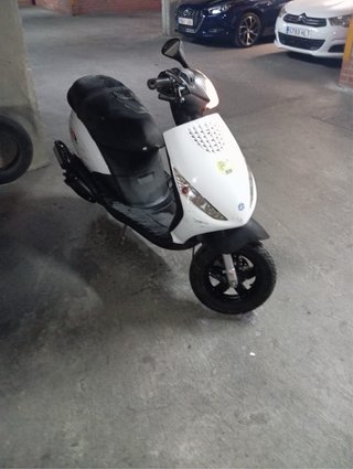 Scooter Piaggio Zip Blanca