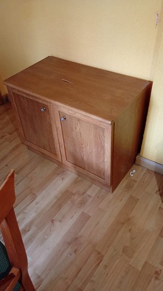 Mueble de Madera con Dos Puertas(URGE)