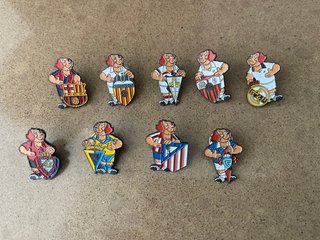 Lote de 9 Pins perros de Fútbol