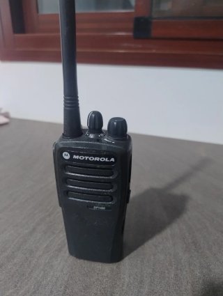 Walkie Talkie Motorola DP1400 VHF DMR