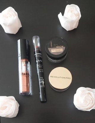 Pintalabios sombras de ojos Y cejas