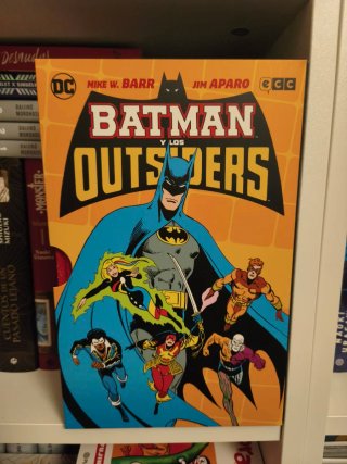 'Batman y los Outsiders'.