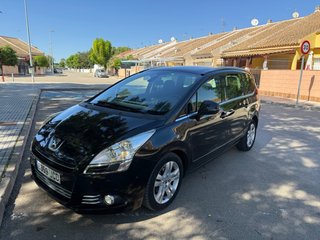 Peugeot 5008 2011