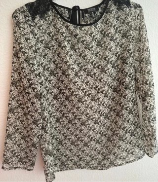 Blusa Bershka Estampada Talla S