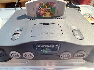 Console Nintendo 64 con giochi