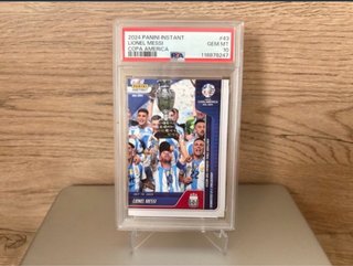 Cromo PSA 10 Lionel Messi Copa América 2024