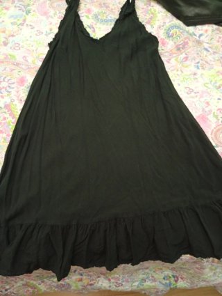 Vestido Negro con Volante