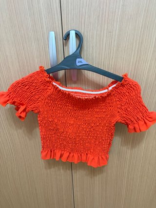 Top Naranja con Textura Fruncida