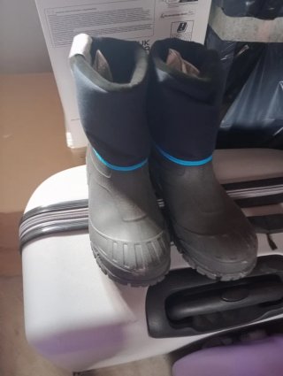Botas de nieve y agua usada 1 vez