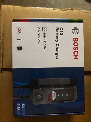 Cargador de Baterías Bosch C10