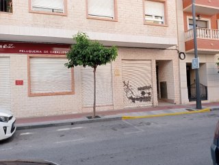 Alquiler de cochera, garaje particular con vado.
