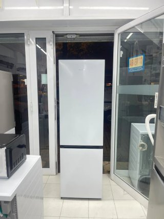 Nevera marca Hisense Blanca 6meses garantía