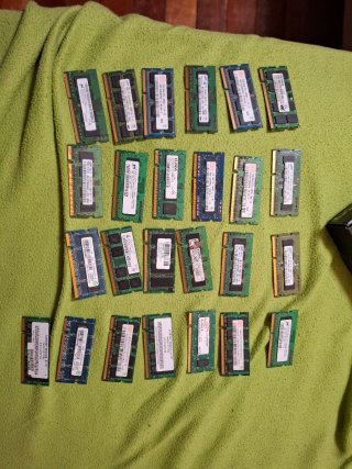 Lote de 19 Memorias RAM DDR2 y DDR3