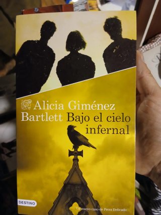 Bajo el cielo infernal
