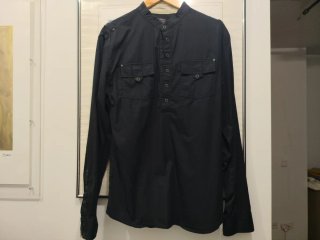 Camisa negra de manga larga