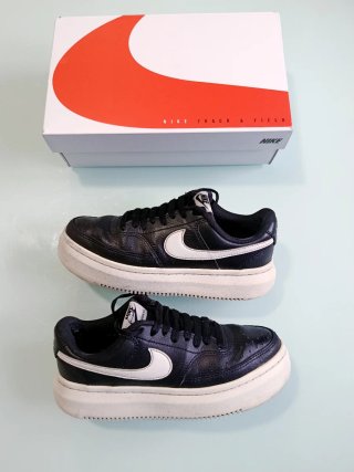 Zapatillas Nike Negras y Blancas 38