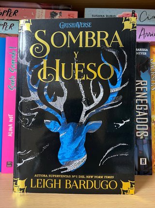 Sombra y hueso