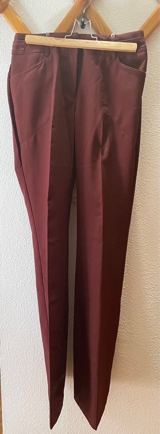 Pantalón de vestir burdeos