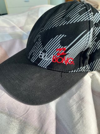Gorra Billabong Negra y Blanca