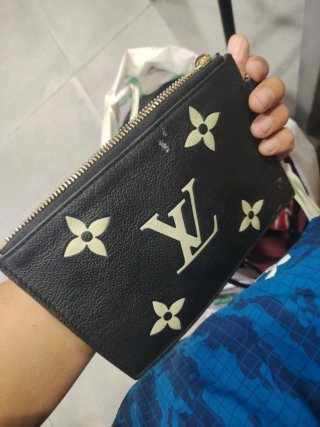 Cartera Louis Vuitton Negra