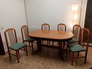 Mesa Extensible y 6 Sillas de Madera