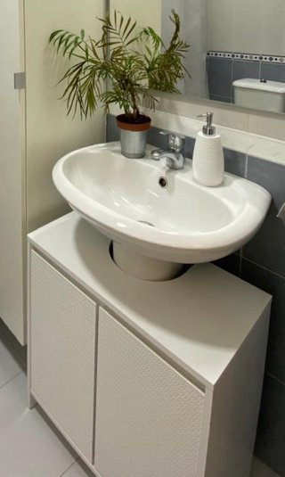 Mueble de lavabo blanco