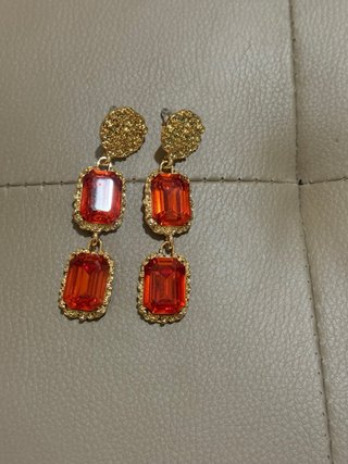 Orecchini pendenti vintage dorati con cristalli