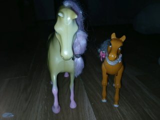 2 Caballos de juguete para Barbie