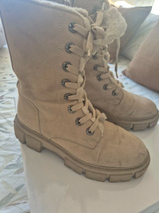 Botas Beige con Cordones